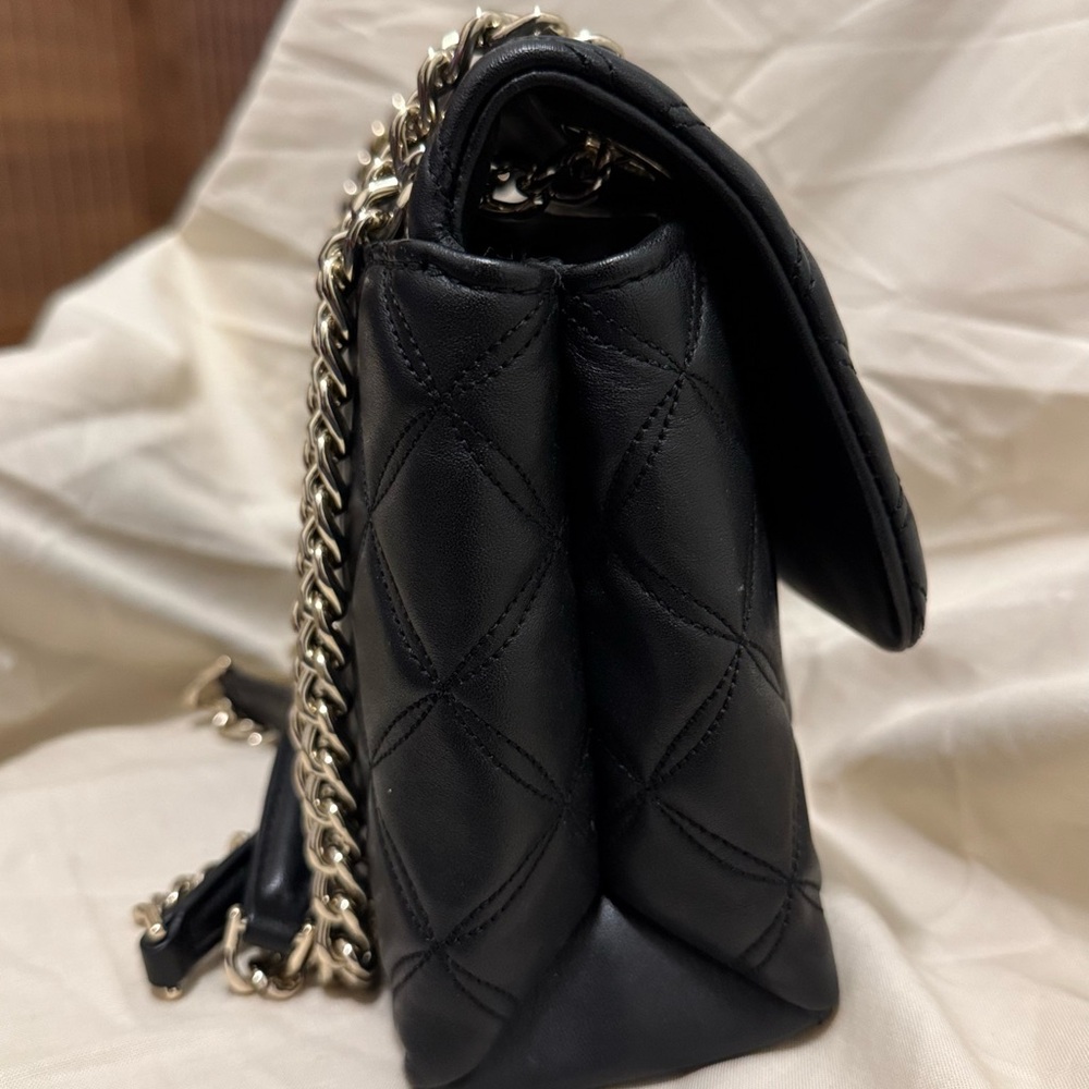 Elegant Black Quilted Chain Shoulder Bag - Picture 5 of 7